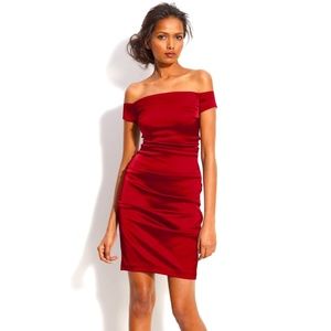 Off the Shoulder Betsy Adam Ruched Burgundy Size 6 Cocktail Dress